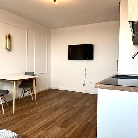 Dabrowskiego - Self Check-in 20h - Lift Łódź