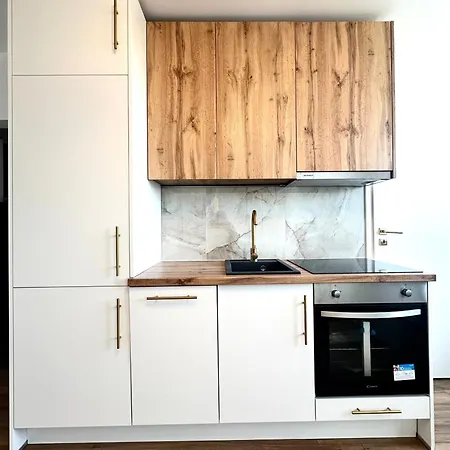 Dabrowskiego - Self Check-in 20h - Lift